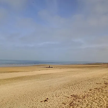 A Courseulles-sur-mer, A 2 Min De La Plage, Balcon Sud, Parking, Equipe - Fr-1-746-23 Apartment